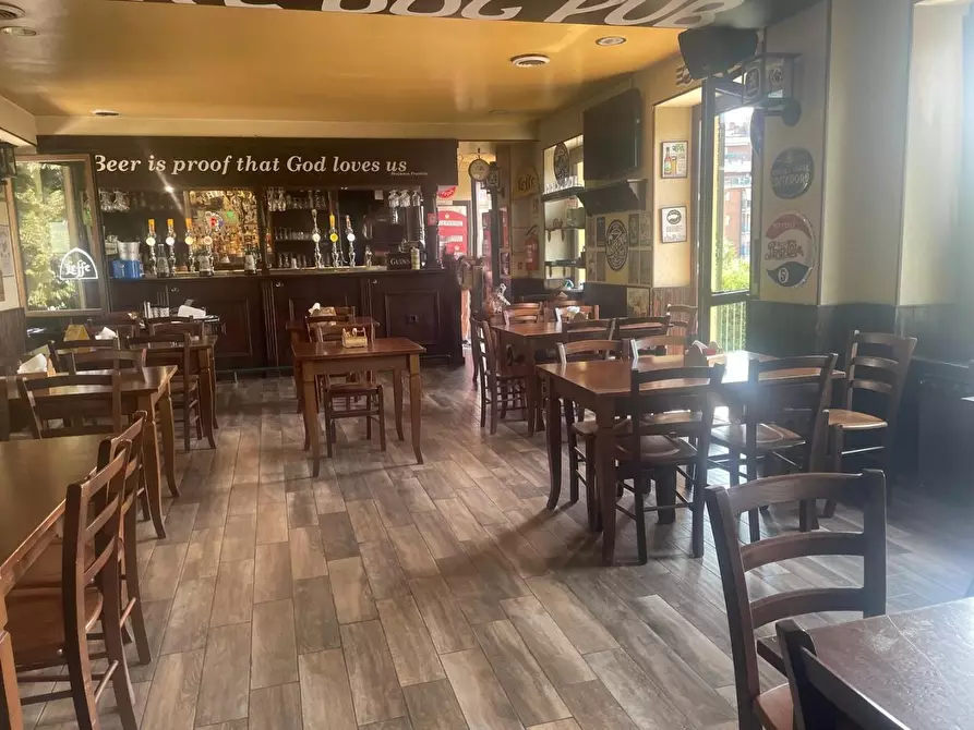 Immagine 37 di Attività commerciale in vendita  a Rivoli