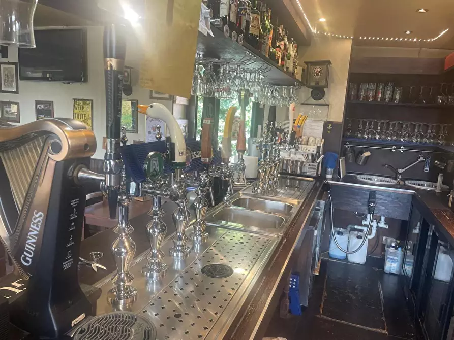 Immagine 18 di Attività commerciale in vendita  a Rivoli