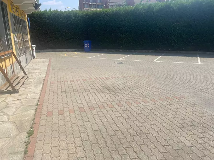 Immagine 7 di Attività commerciale in vendita  a Rivoli