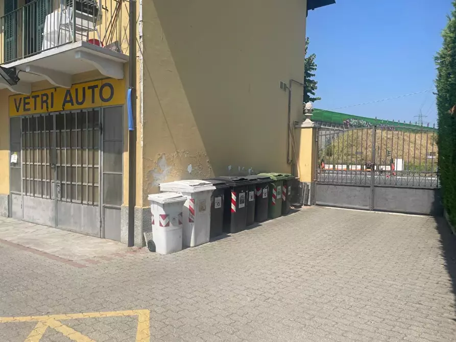 Immagine 4 di Attività commerciale in vendita  a Rivoli
