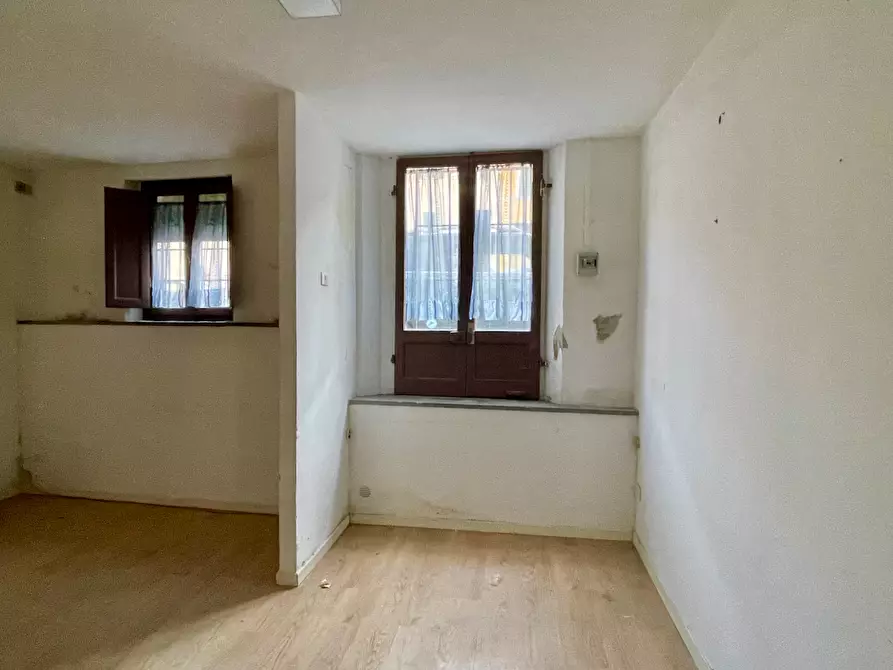 Immagine 2 di Locale commerciale in affitto  a San Miniato