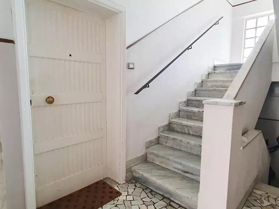 Immagine 19 di Appartamento in vendita  a Massa