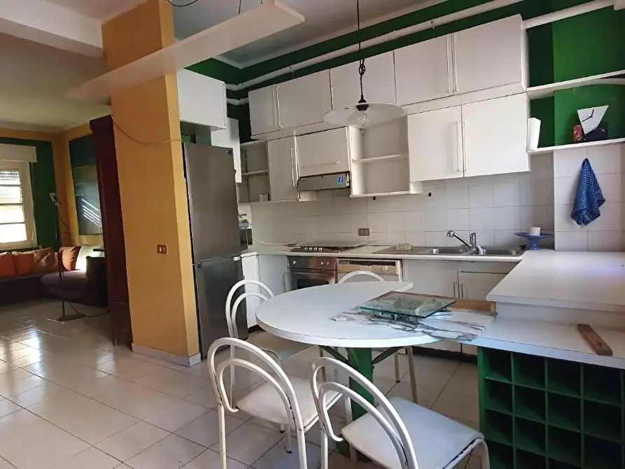 Immagine 2 di Appartamento in vendita  a Massa