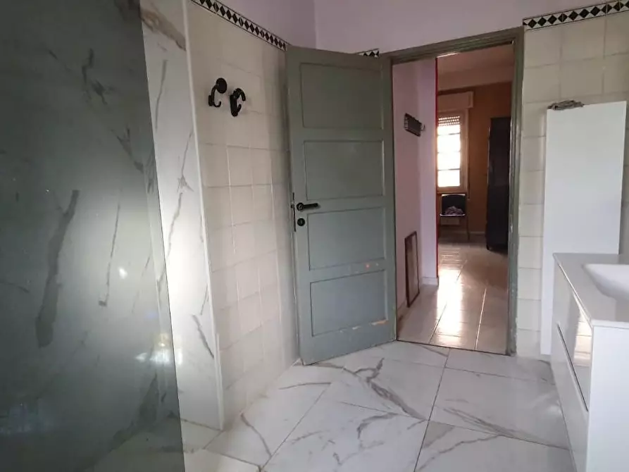 Immagine 9 di Appartamento in vendita  a Massa