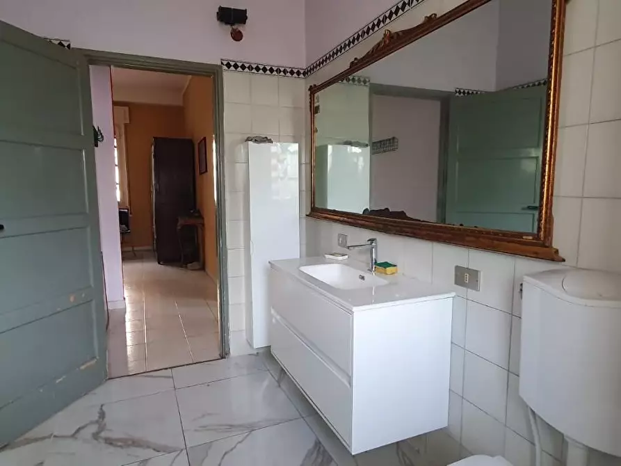 Immagine 12 di Appartamento in vendita  a Massa