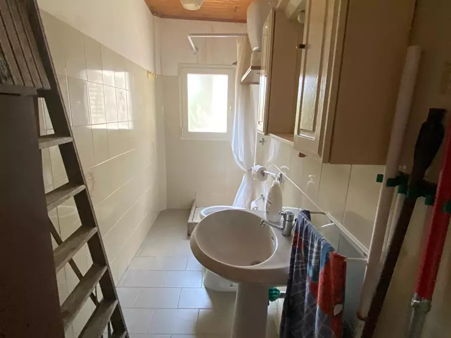 Immagine 16 di Bungalow in vendita  a Massa