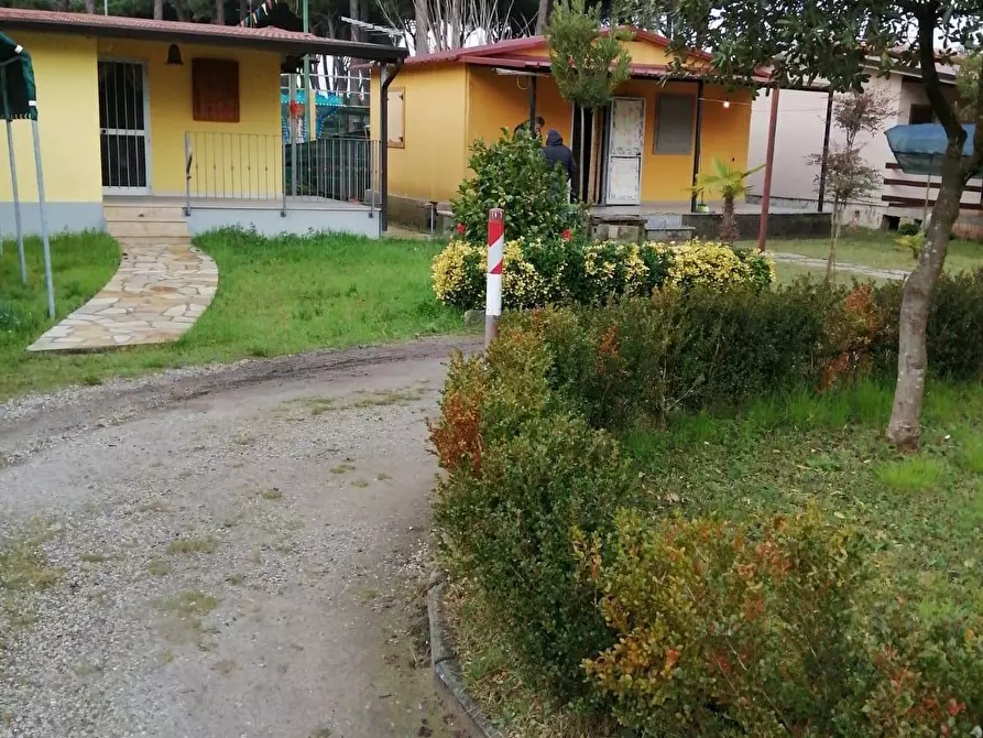 Immagine 5 di Bungalow in vendita  a Massa