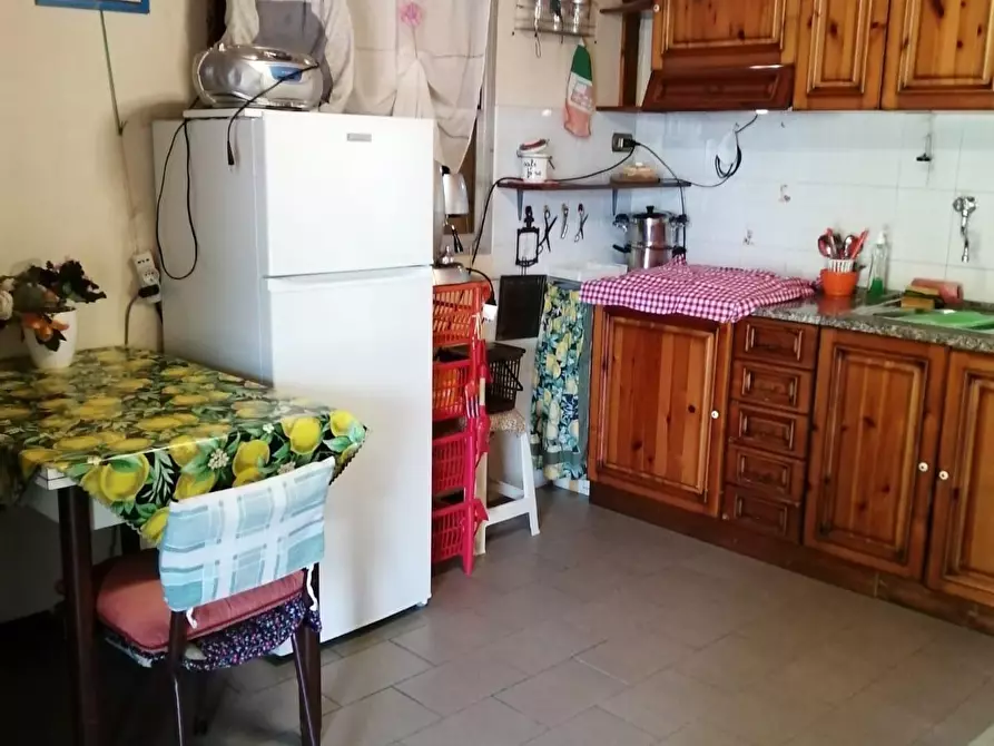 Immagine 10 di Bungalow in vendita  a Massa