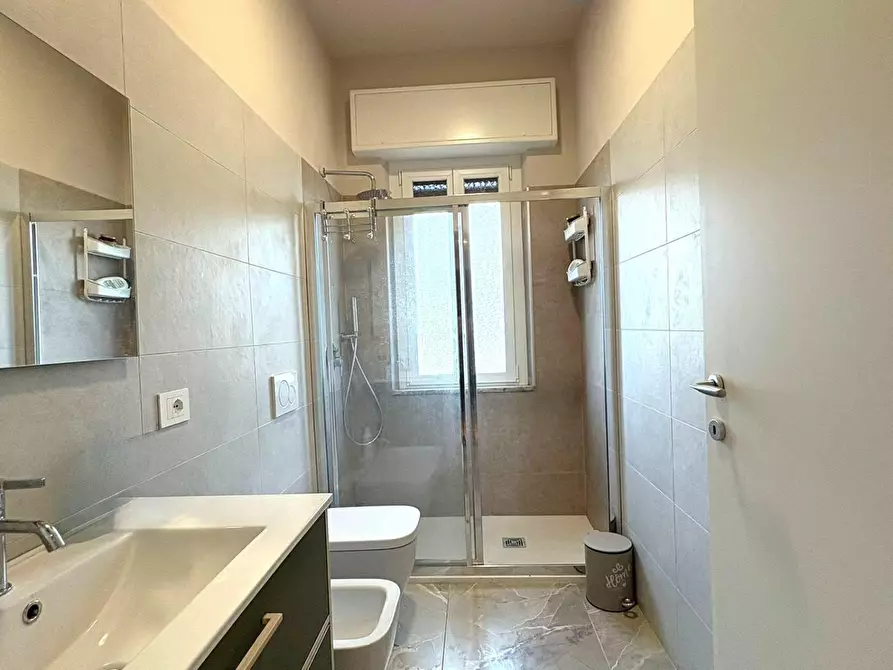 Immagine 11 di Appartamento in vendita  a Massa