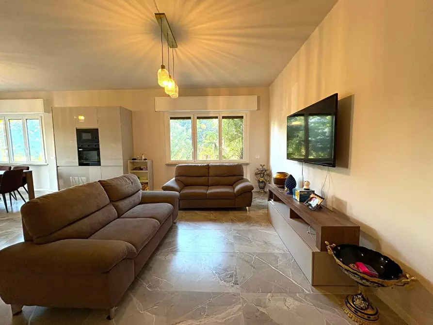 Immagine 5 di Appartamento in vendita  a Massa