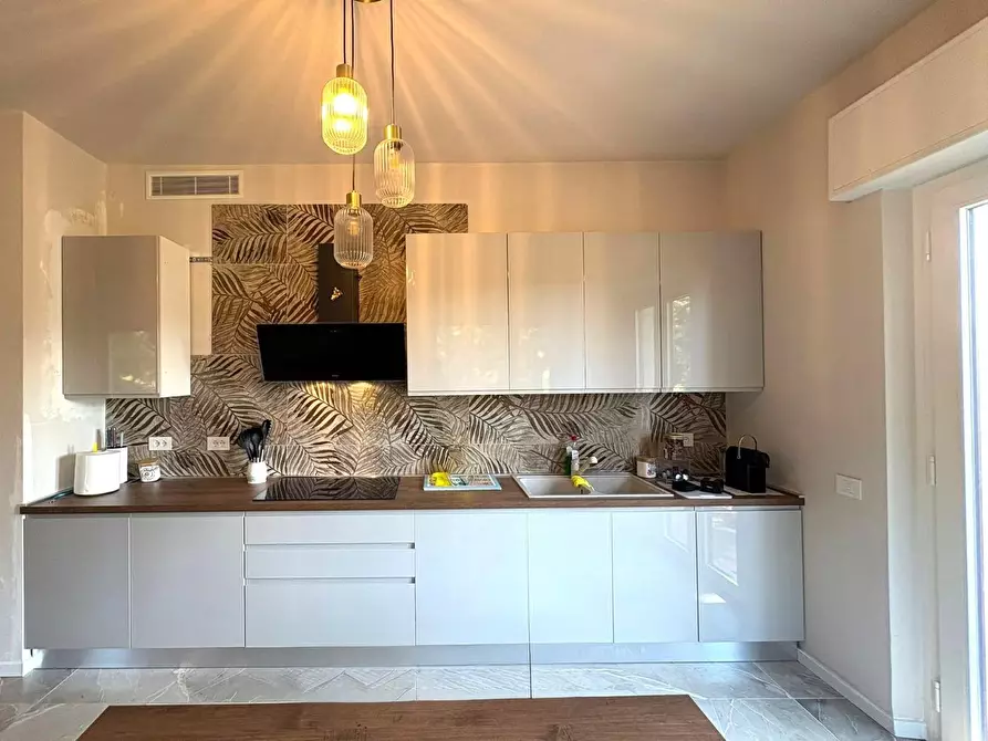 Immagine 4 di Appartamento in vendita  a Massa