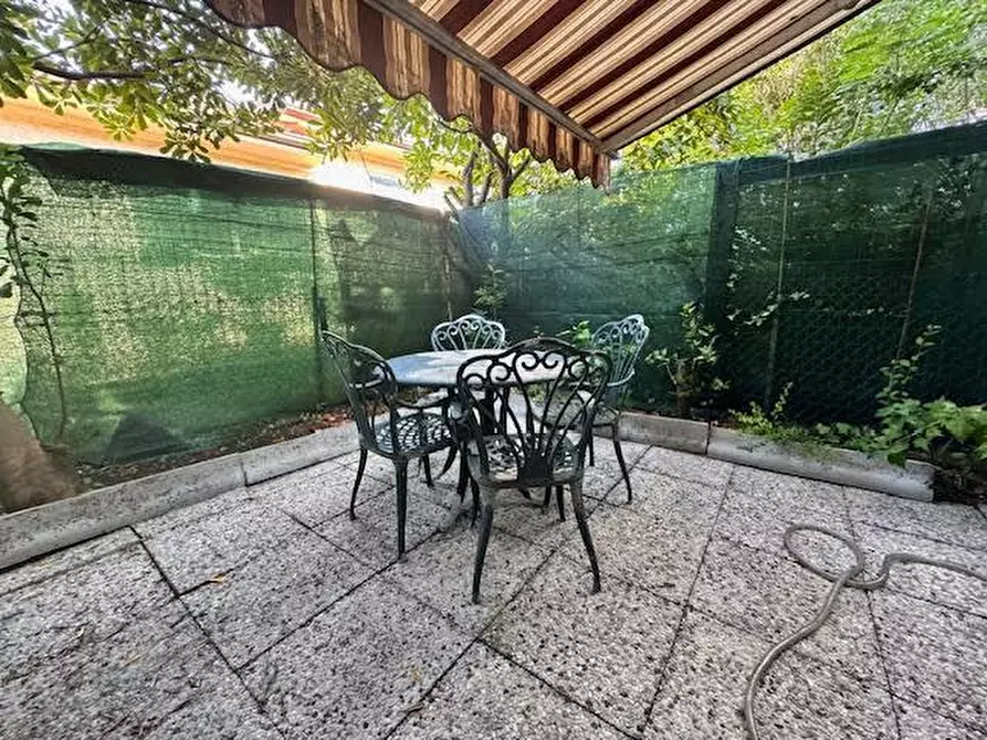 Immagine 8 di Villetta a schiera in vendita  a Massa