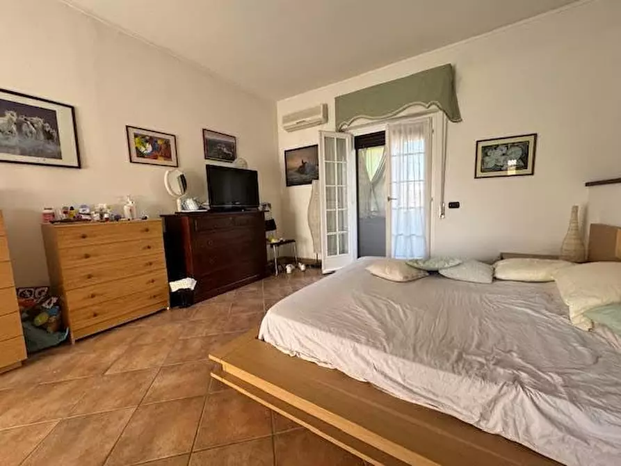 Immagine 7 di Villetta a schiera in vendita  a Massa