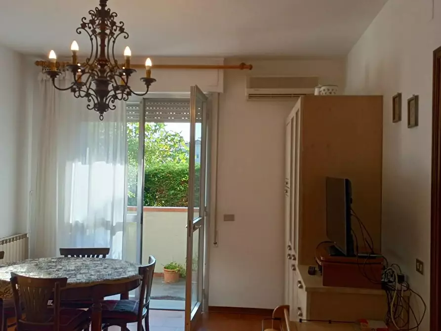 Immagine 1 di Appartamento in vendita  a Viareggio