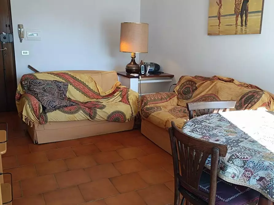 Immagine 3 di Appartamento in vendita  a Viareggio