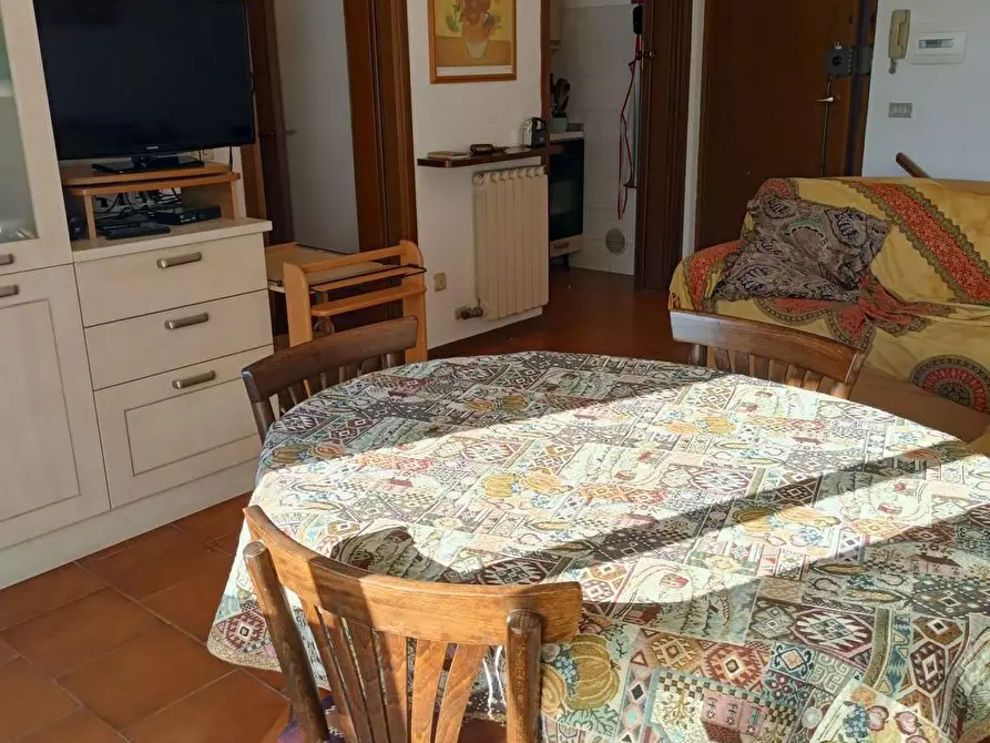 Immagine 4 di Appartamento in vendita  a Viareggio