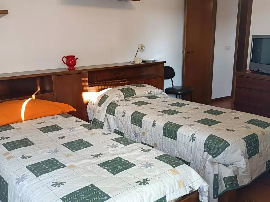 Immagine 8 di Appartamento in vendita  a Viareggio