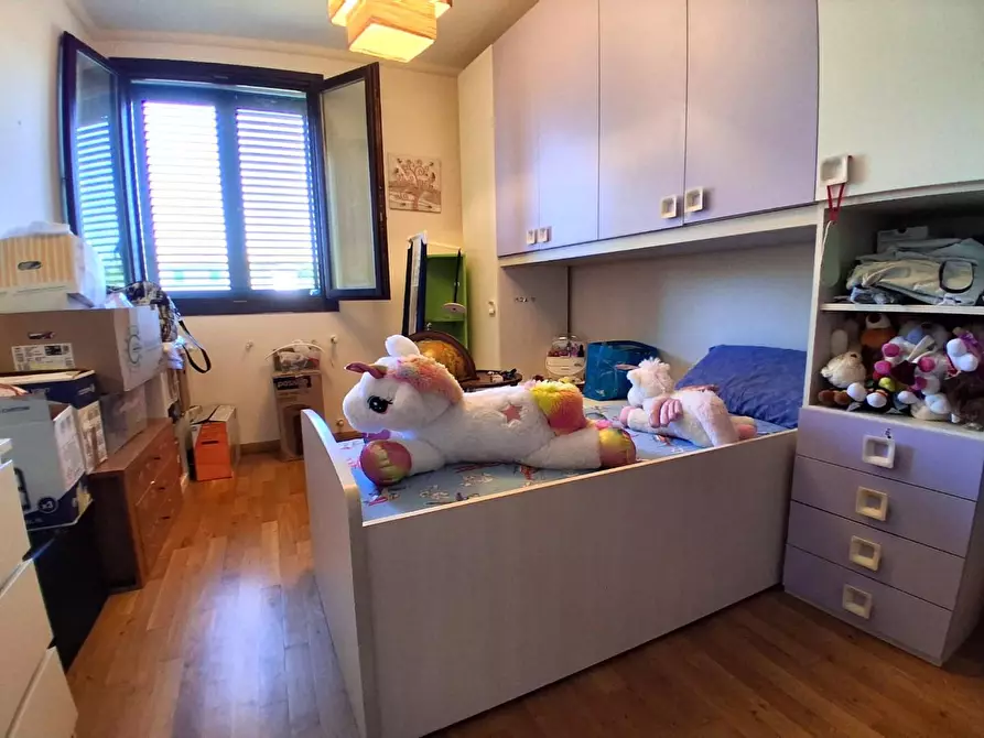 Immagine 12 di Appartamento in vendita  a Lucca