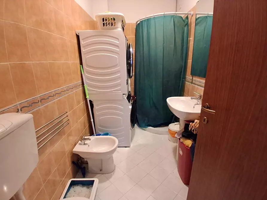 Immagine 8 di Appartamento in vendita  a Lucca