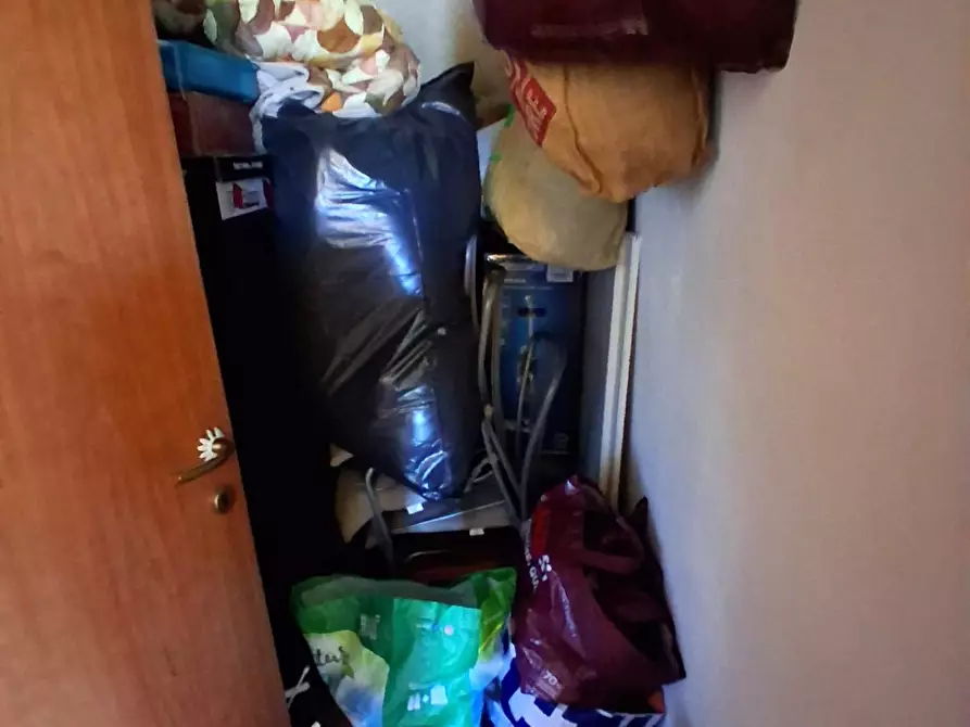 Immagine 11 di Appartamento in vendita  a Lucca