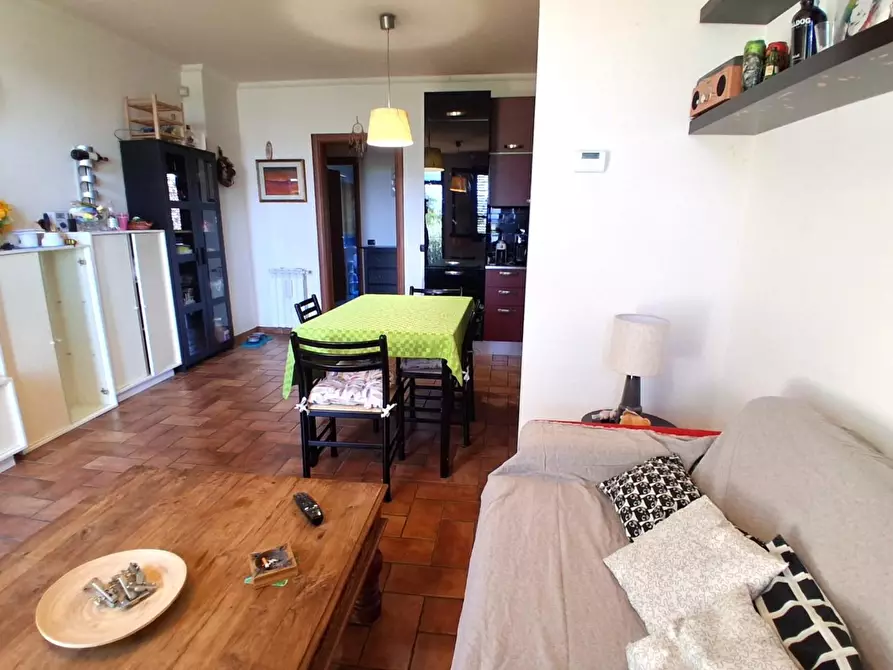 Immagine 17 di Appartamento in vendita  a Lucca