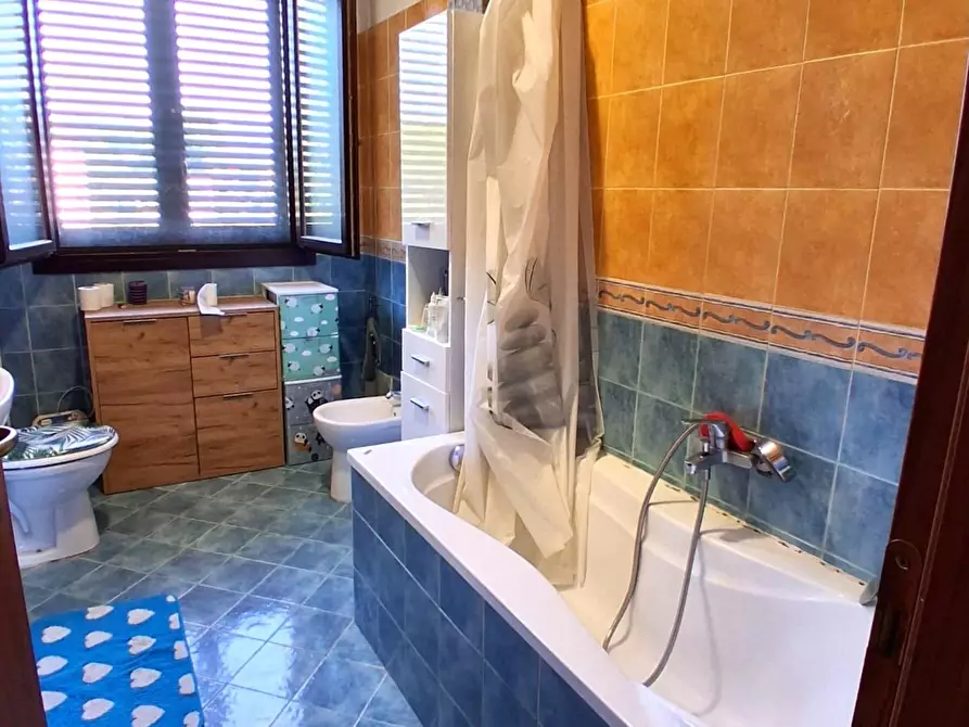 Immagine 10 di Appartamento in vendita  a Lucca