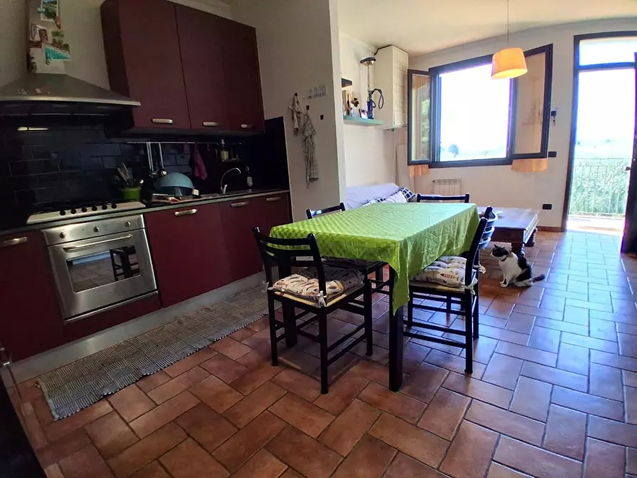 Immagine 7 di Appartamento in vendita  a Lucca