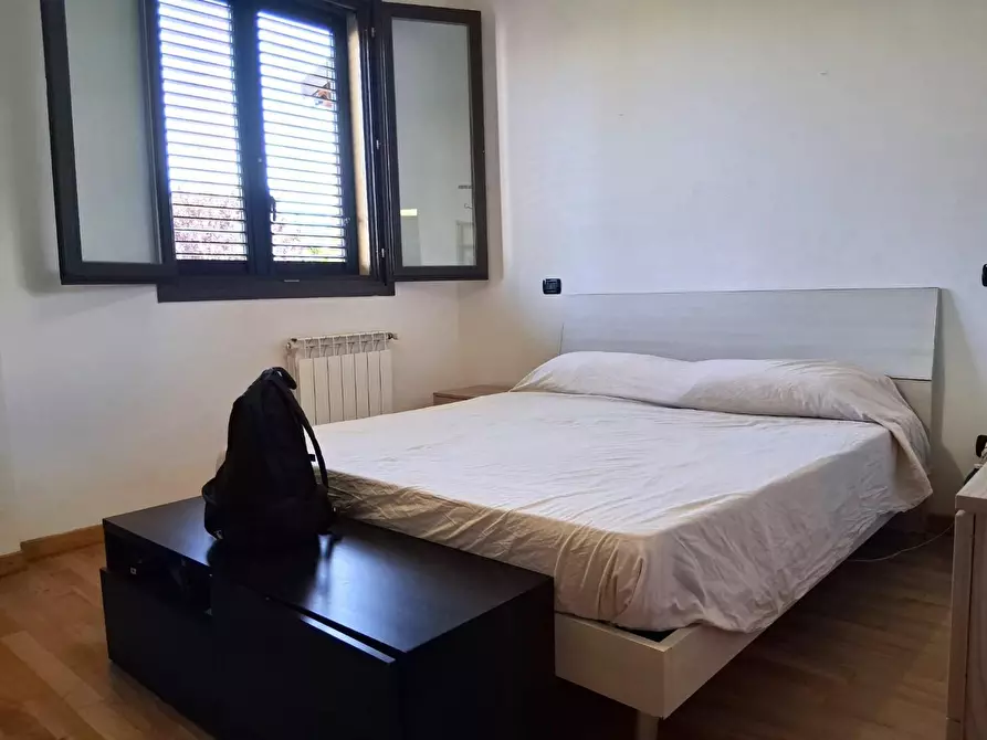 Immagine 15 di Appartamento in vendita  a Lucca