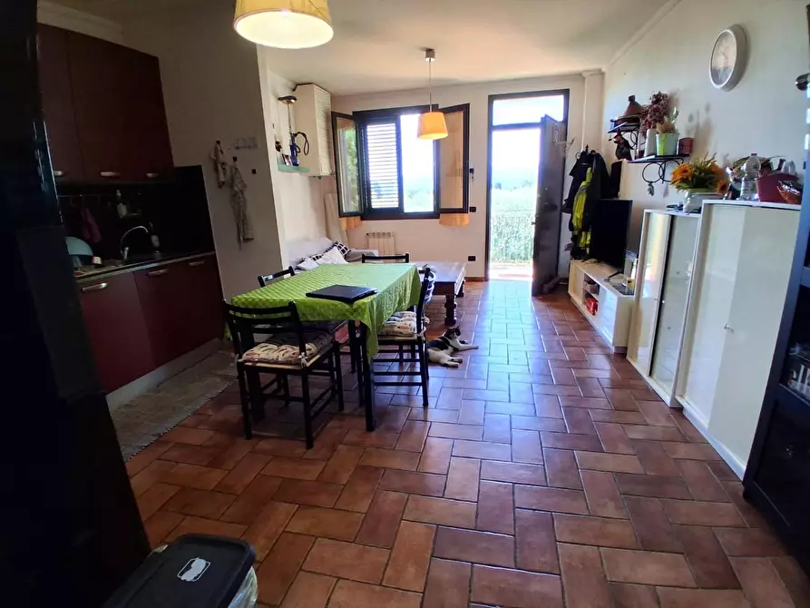 Immagine 3 di Appartamento in vendita  a Lucca