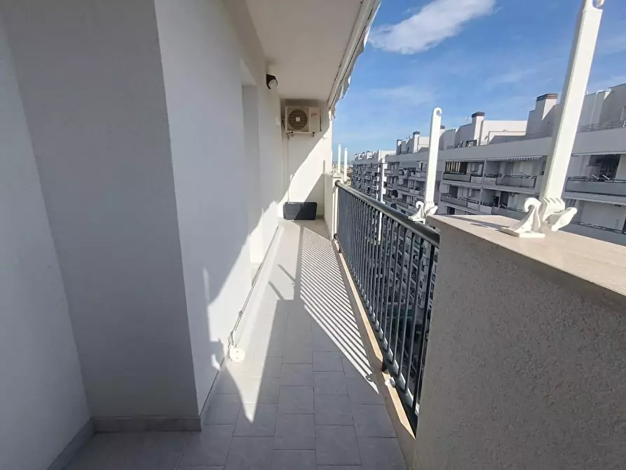 Immagine 18 di Appartamento in vendita  a Taranto