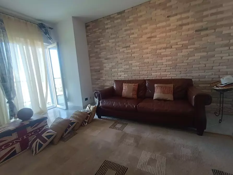 Immagine 2 di Appartamento in vendita  a Taranto