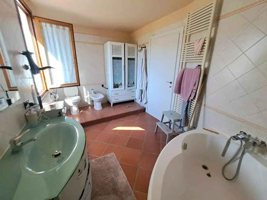 Immagine 17 di Villetta a schiera in vendita  a Empoli