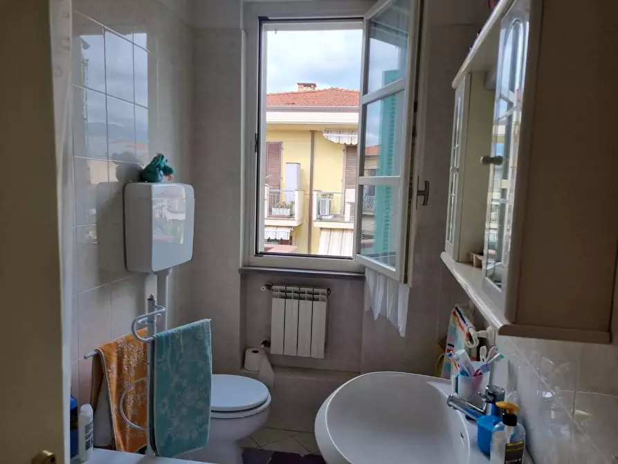 Immagine 15 di Appartamento in vendita  a Massa