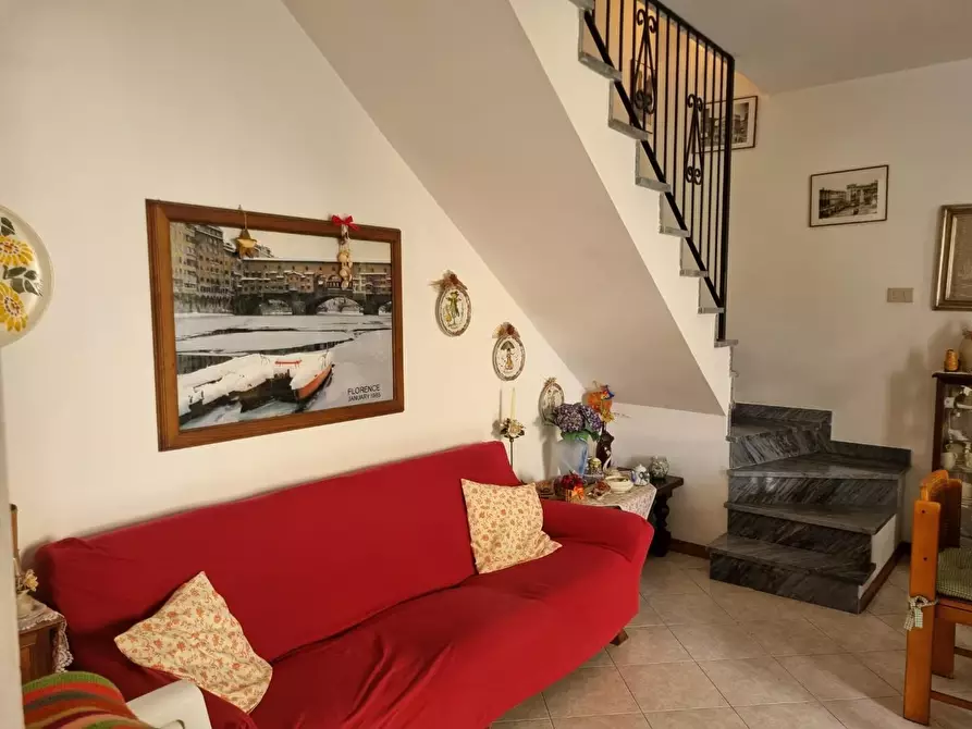 Immagine 4 di Appartamento in vendita  a Massa