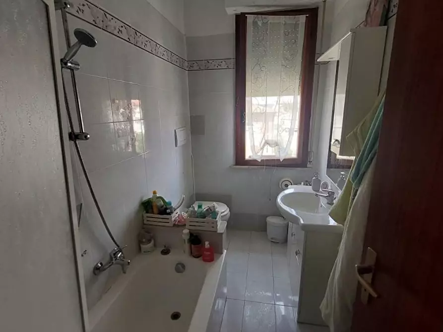 Immagine 15 di Appartamento in vendita  a Pontedera