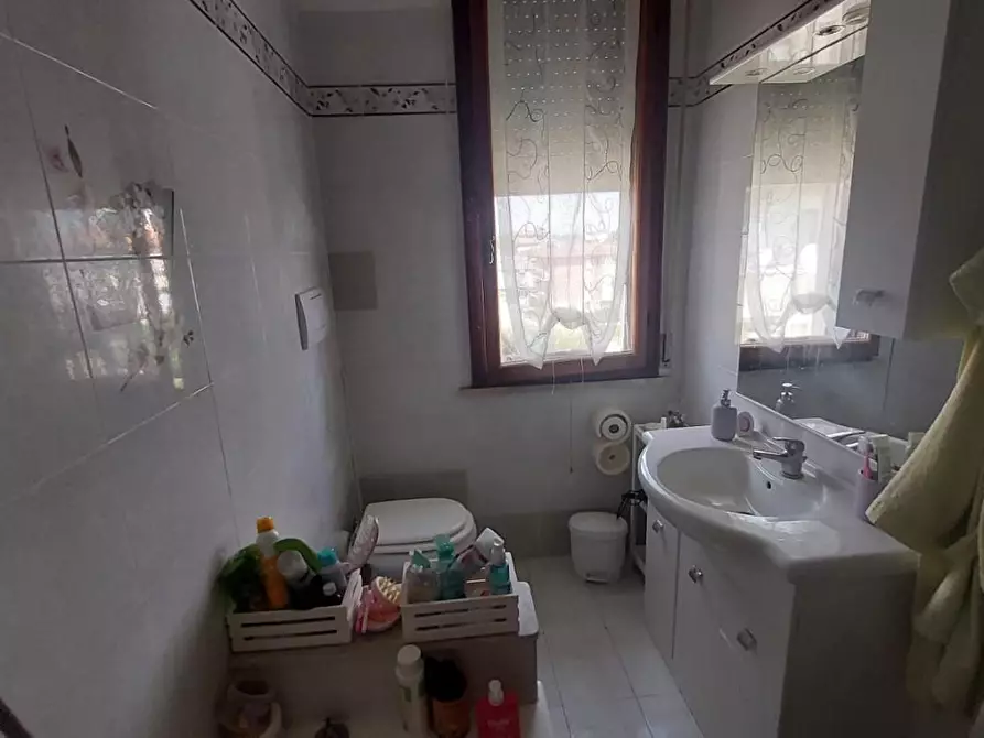 Immagine 16 di Appartamento in vendita  a Pontedera