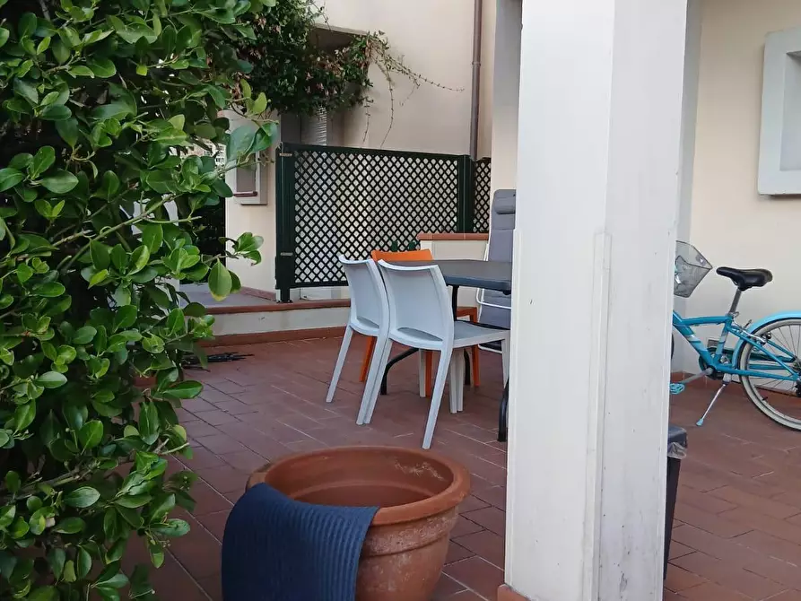 Immagine 2 di Villetta a schiera in vendita  a Massa