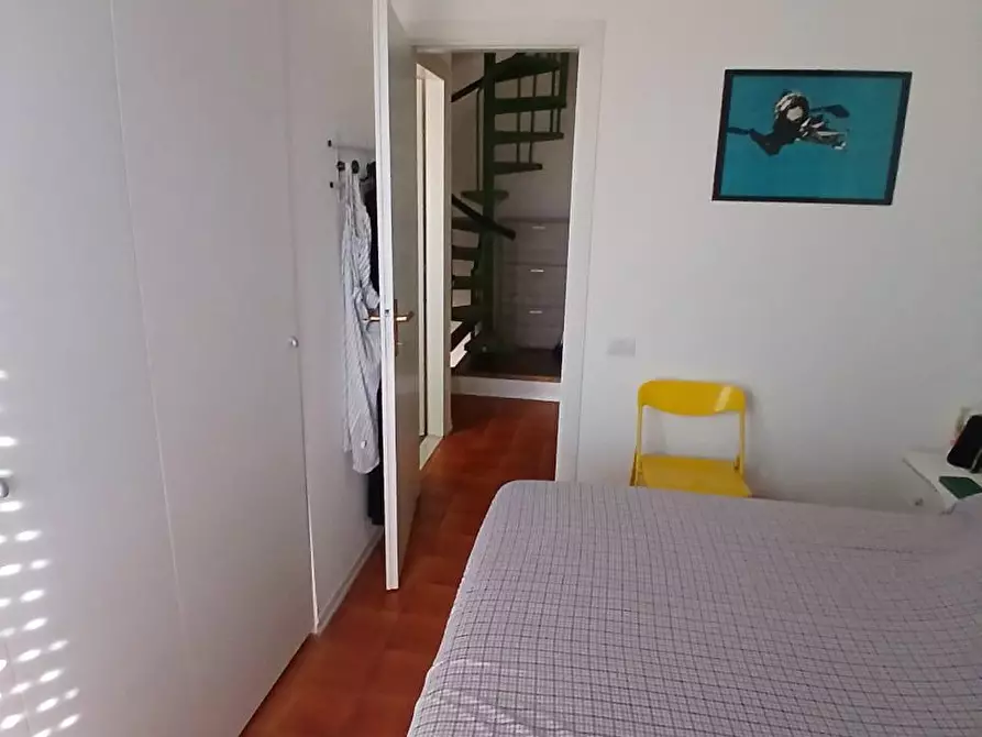 Immagine 15 di Villetta a schiera in vendita  a Massa