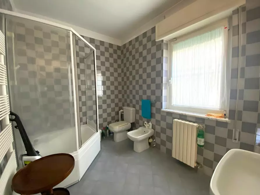 Immagine 14 di Villa in vendita  a Massa