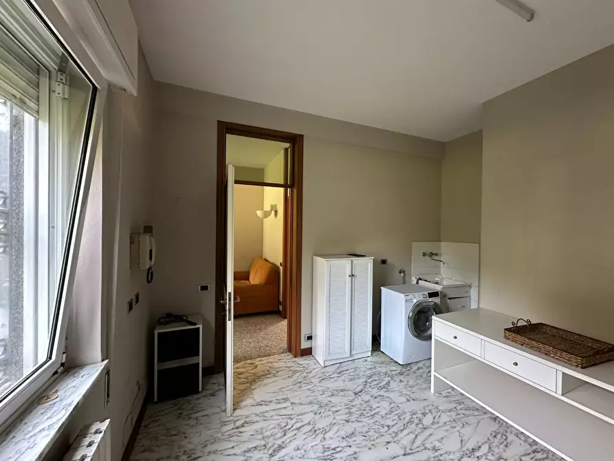 Immagine 92 di Villa in vendita  a Massa