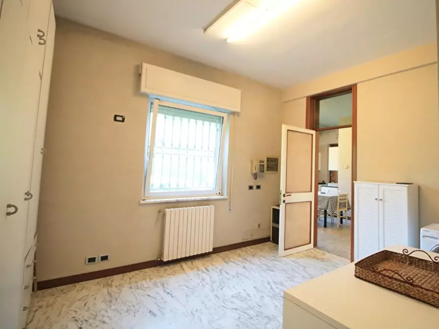 Immagine 38 di Villa in vendita  a Massa