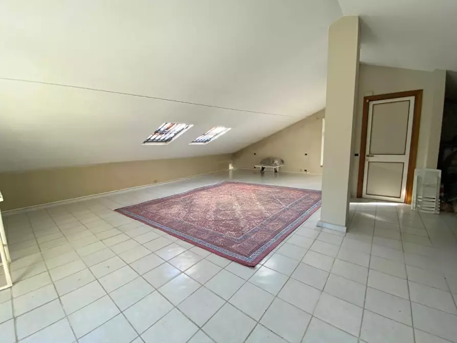 Immagine 22 di Villa in vendita  a Massa