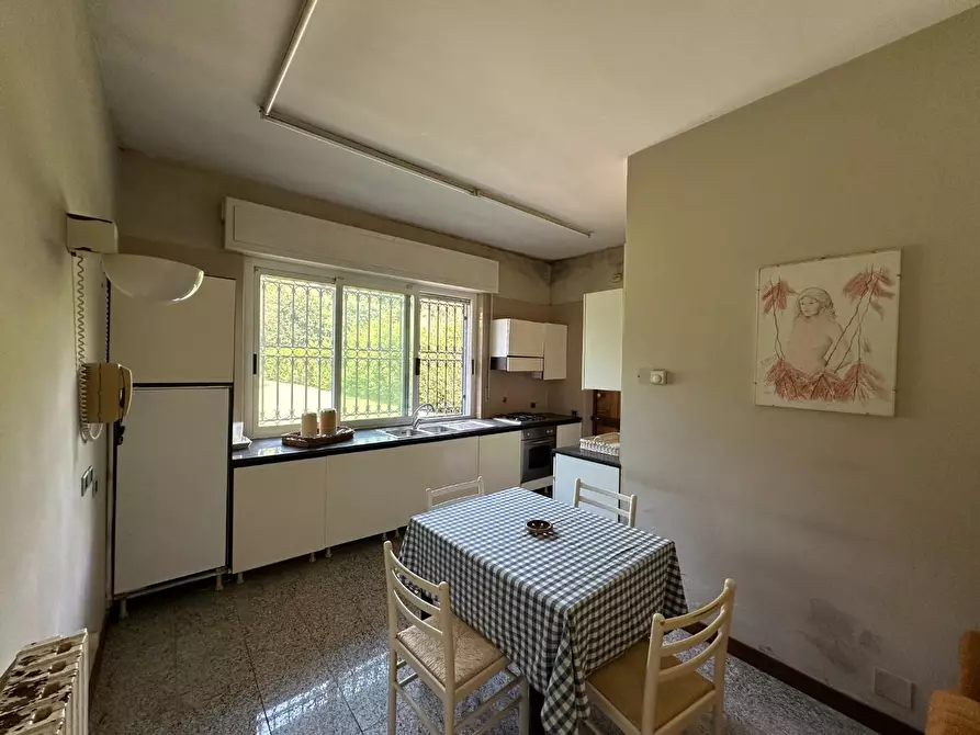 Immagine 96 di Villa in vendita  a Massa