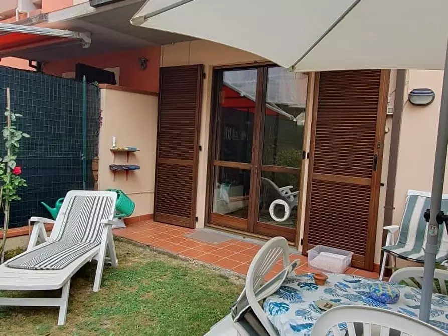 Immagine 2 di Villetta a schiera in vendita  a Pescia