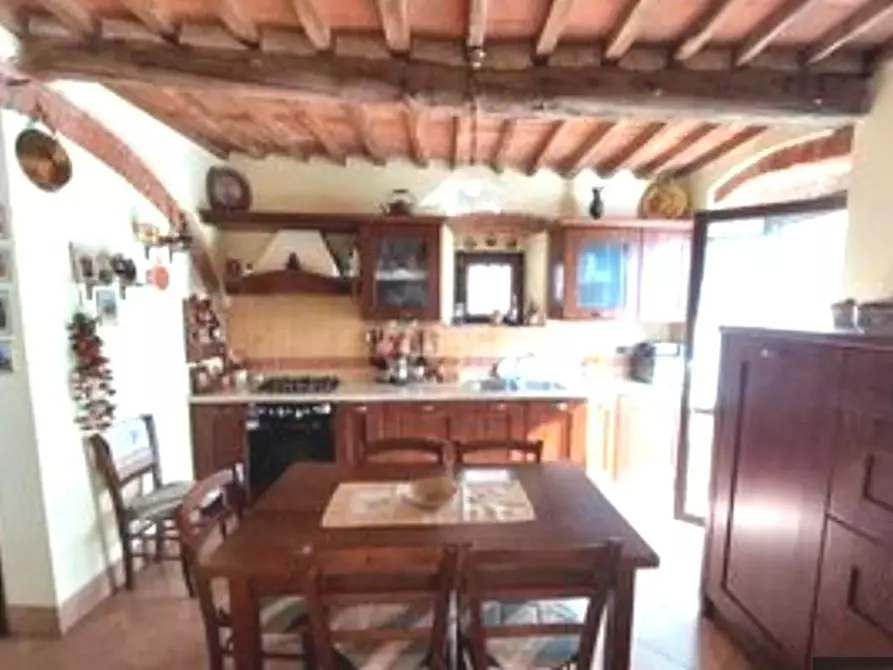 Immagine 16 di Casa semindipendente in vendita  a Carrara