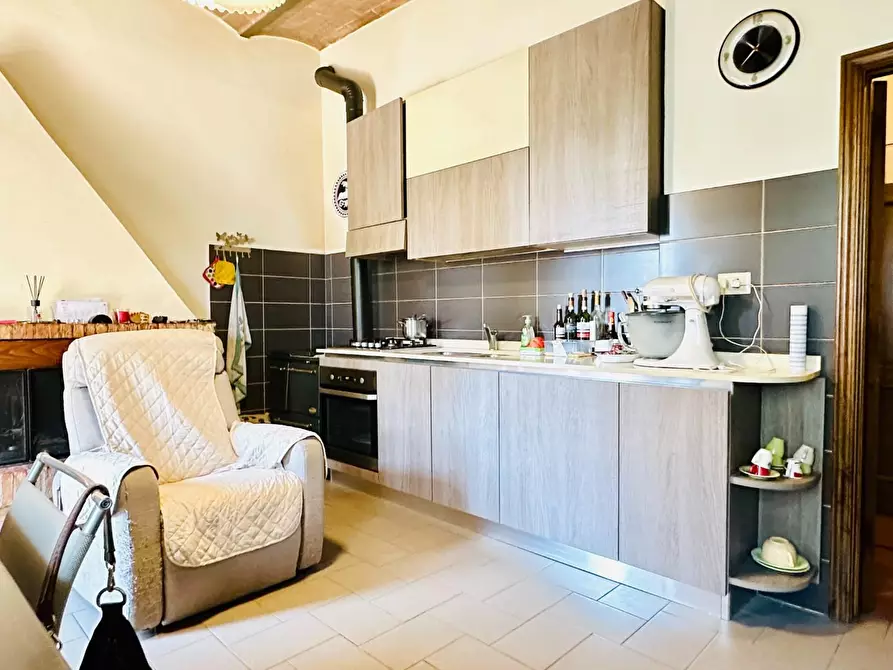 Immagine 5 di Appartamento in vendita  a Asciano