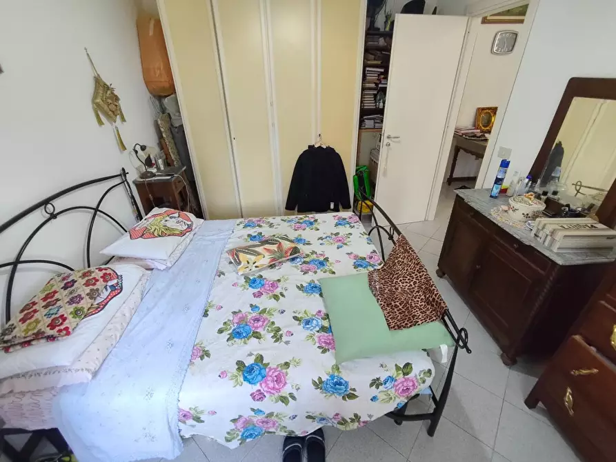 Immagine 4 di Appartamento in vendita  a Lucca