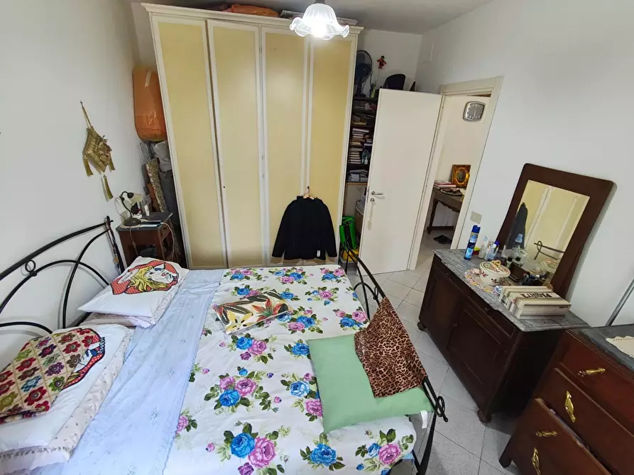 Immagine 2 di Appartamento in vendita  a Lucca