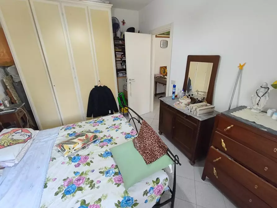 Immagine 3 di Appartamento in vendita  a Lucca