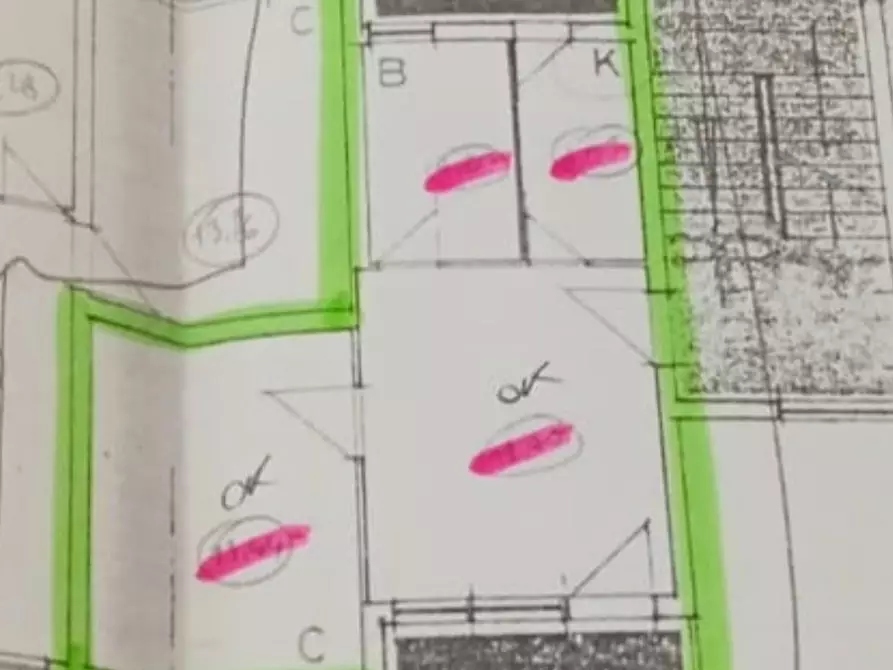 Immagine 32 di Appartamento in vendita  a Lucca